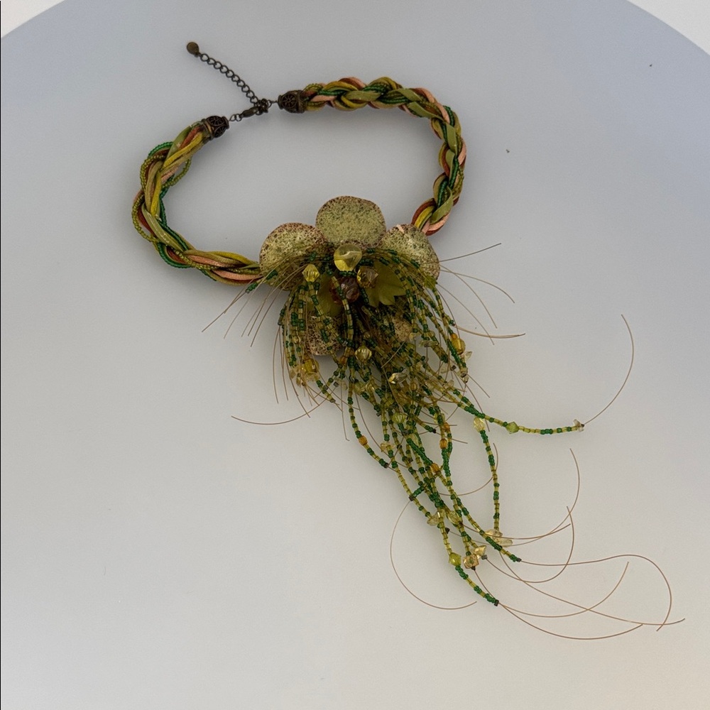 Artisan made in france Green and Gold Beaded Necklace - Picture 4 of 10